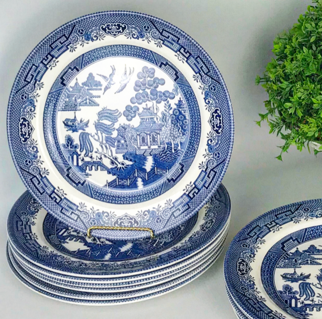 Blue Willow Dinner Plates