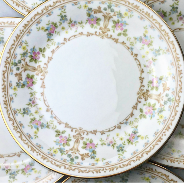 Noritake Long Ago Luncheon Plates